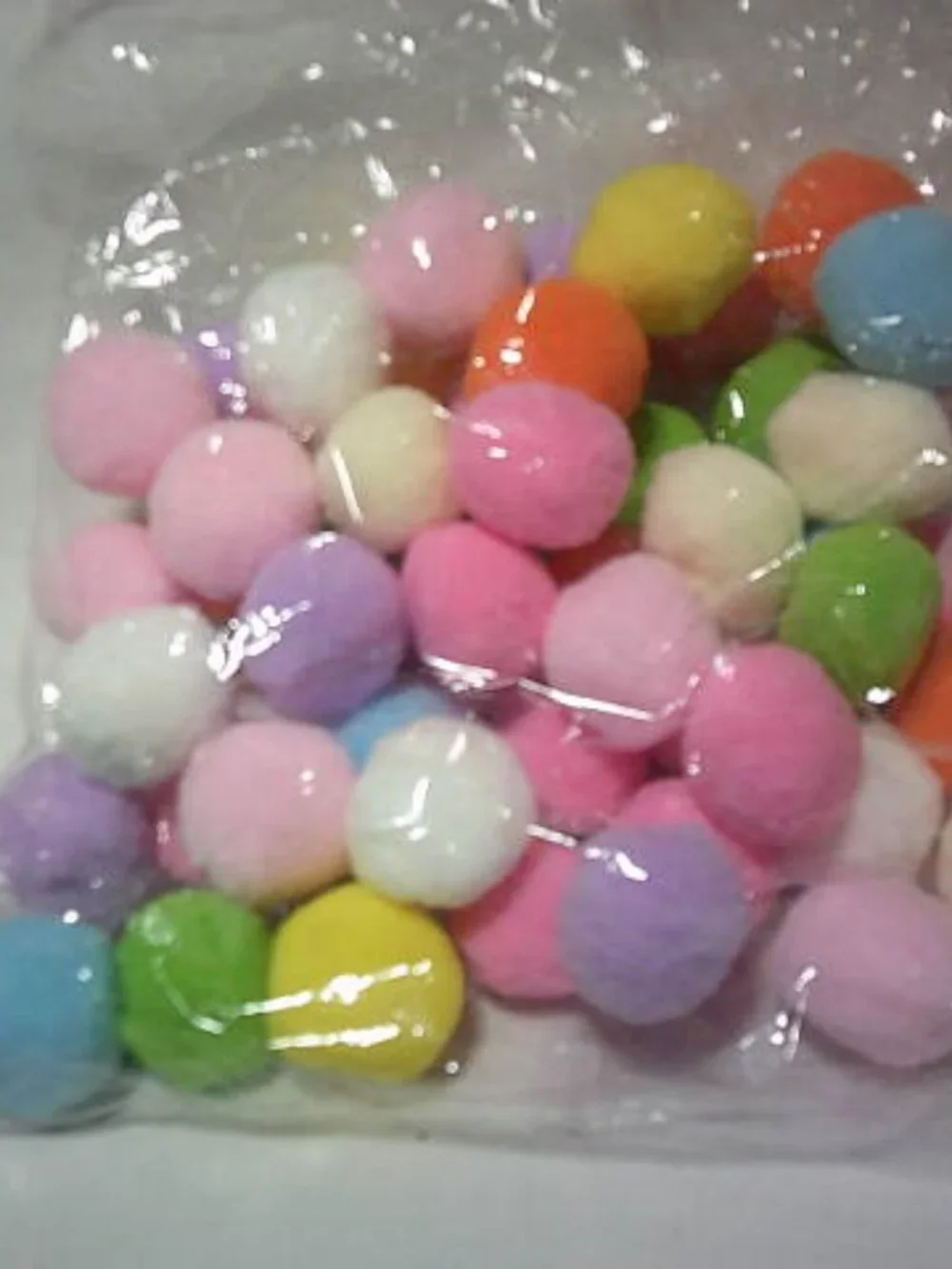 NEW 50 ASSORTED COLORS POM POM BALLS CRAFTING FABRIC PLAY CAT KITTEN FUZZY BALL